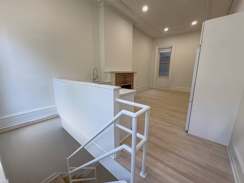 Apartment for rent at 1919 Mount Vernon St #1F, Philadelphia, PA 19130