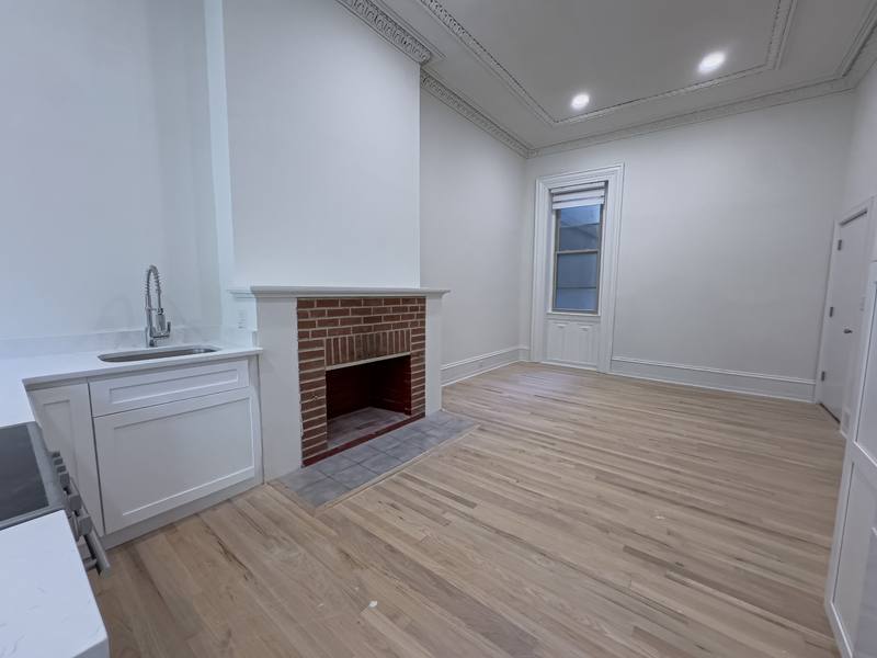 Apartment for rent at 1919 Mount Vernon St #1F, Philadelphia, PA 19130