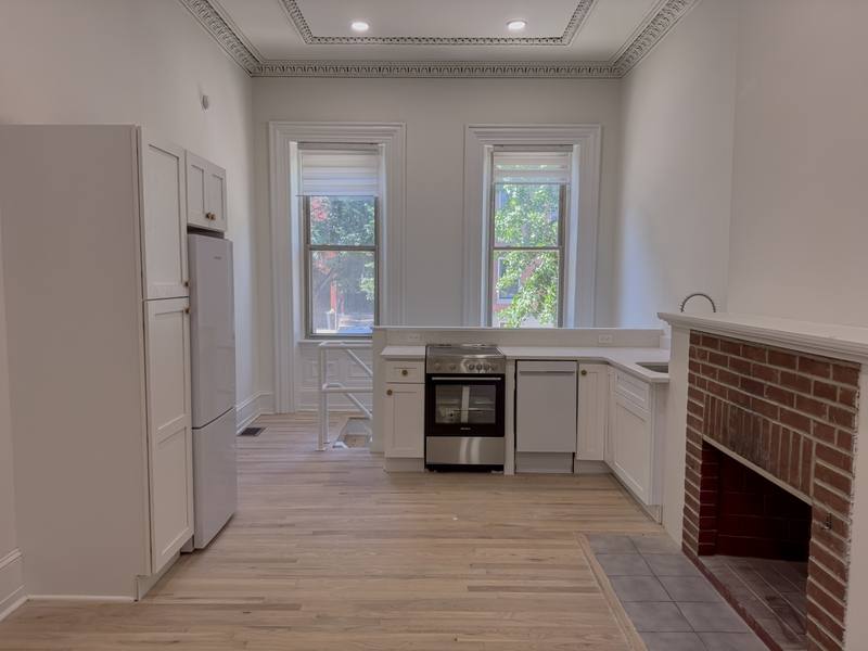 Apartment for rent at 1919 Mount Vernon St #1F, Philadelphia, PA 19130