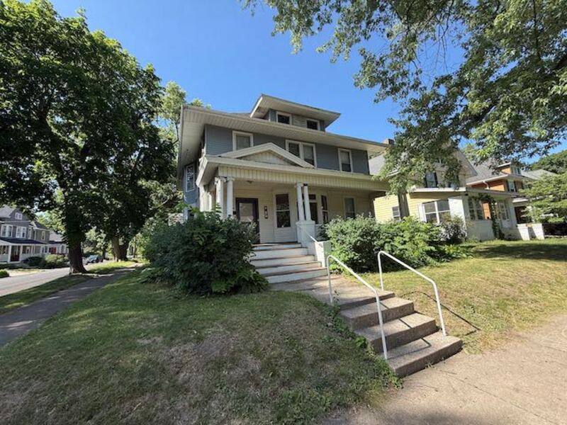 House for rent at 1600 W Callender Ave, Peoria, IL 61606