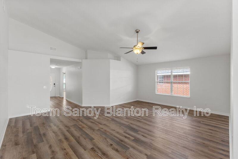 House for rent at 28 Easton St, Cantonment, FL 32533