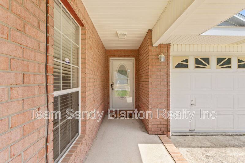House for rent at 28 Easton St, Cantonment, FL 32533