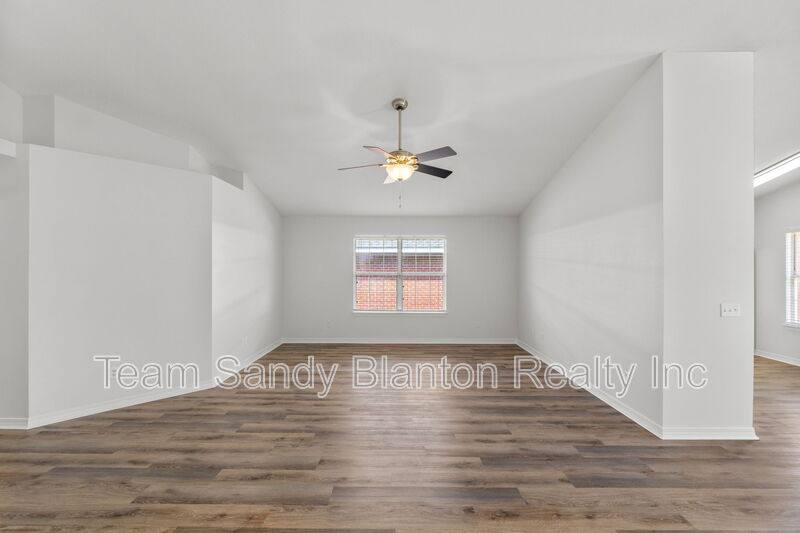 House for rent at 28 Easton St, Cantonment, FL 32533