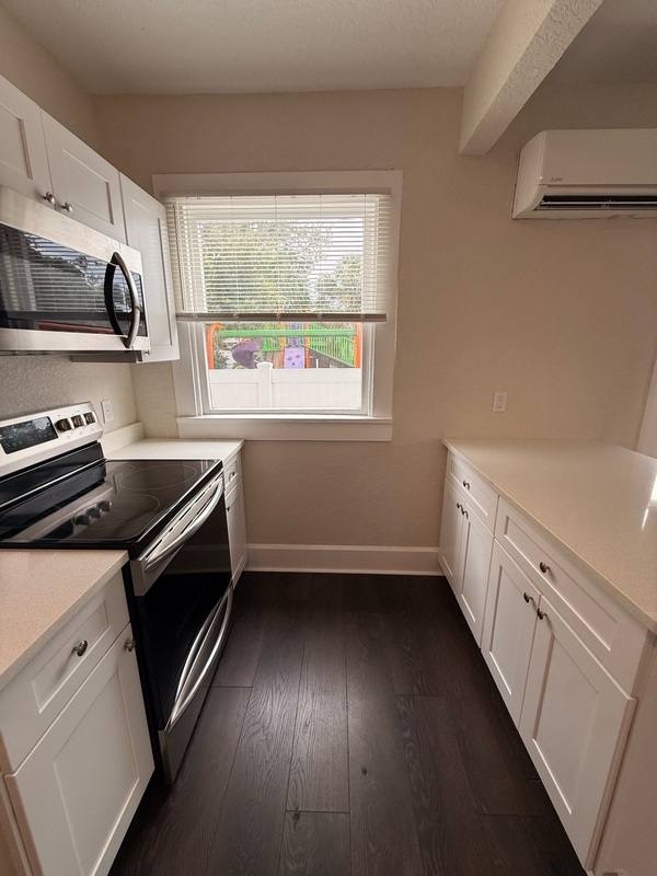 Apartment for rent at 808 13th St N #4, Saint Petersburg, FL 33705