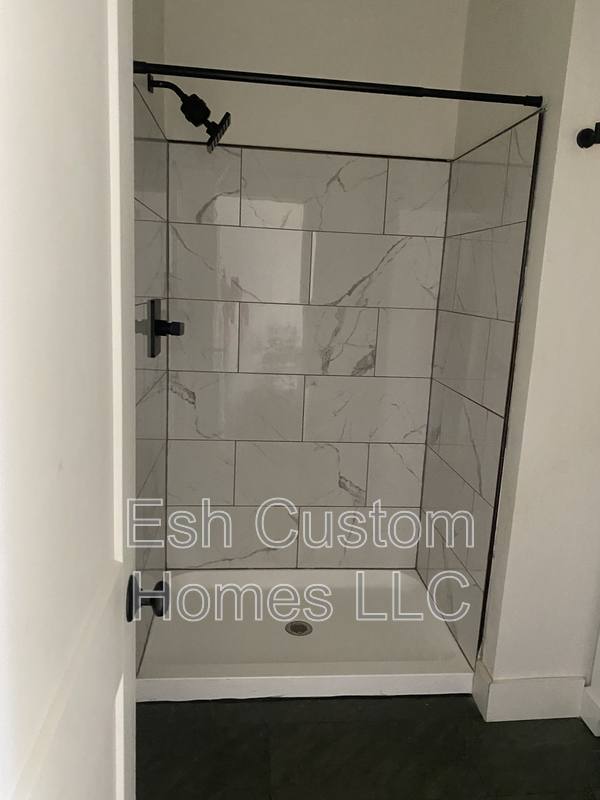Apartment for rent at 11 E Walnut St #3-3, Lancaster, PA 17602