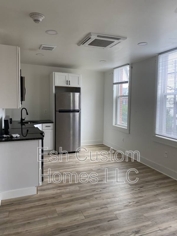 Apartment for rent at 11 E Walnut St #3-3, Lancaster, PA 17602