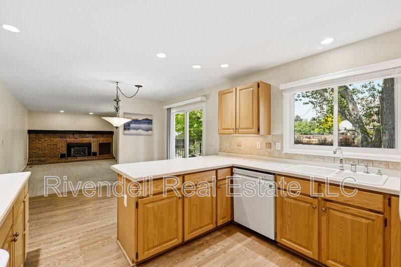 House for rent at 8007 S Datura St, Littleton, CO 80120