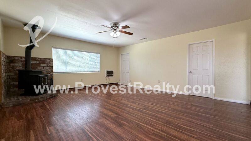 House for rent at 12406 Pawnee Rd, Apple Valley, CA 92308
