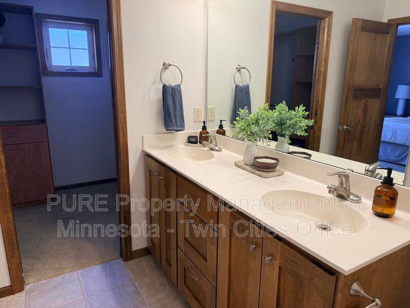 Townhouse for rent at 7807 Madelyn Creek Dr, Victoria, MN 55386