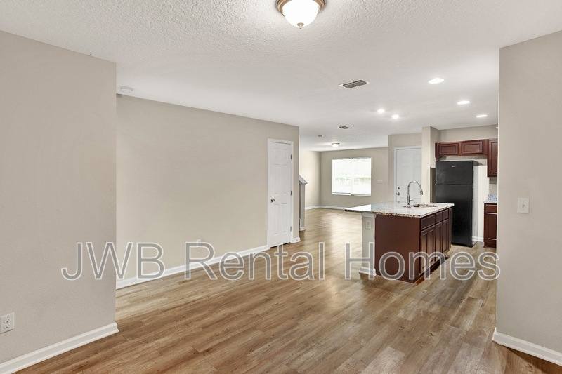 House for rent at 8180 Metto Rd, Jacksonville, FL 32244