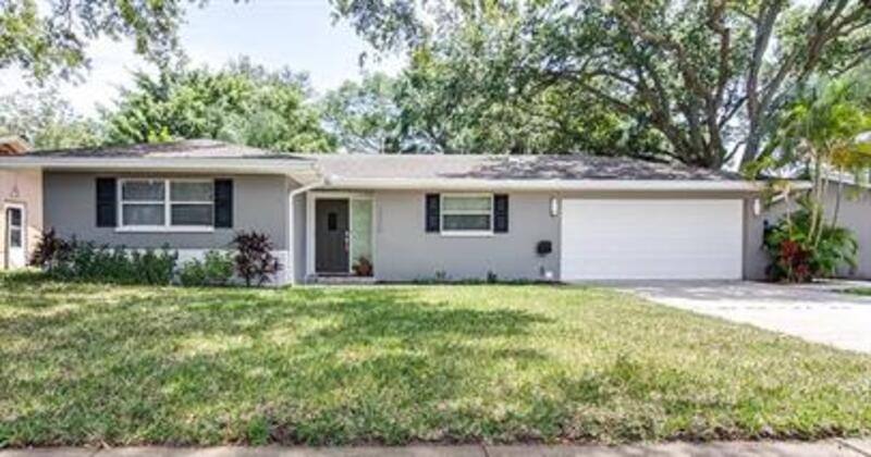 House for rent at 2500 11th Ave SW, Largo, FL 33770