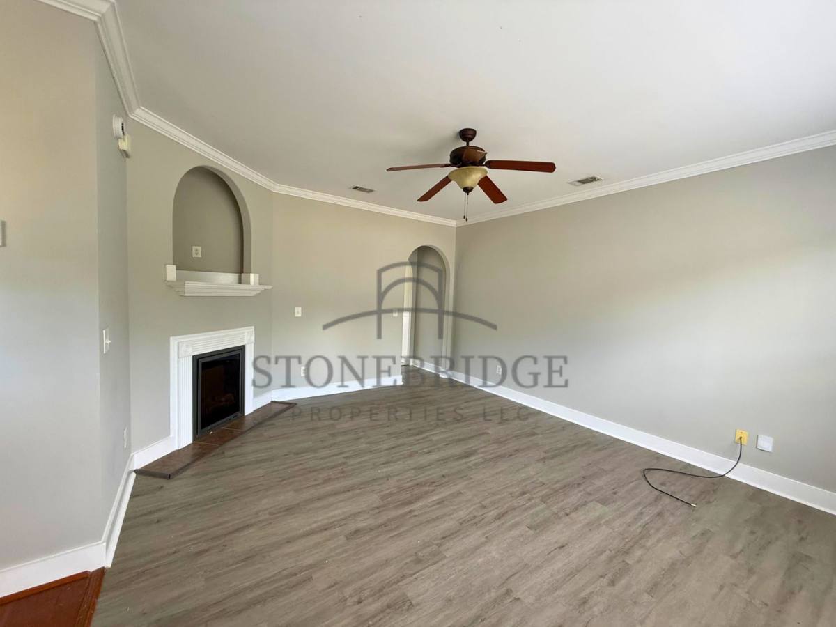 Townhouse for rent at 699 The Heights Lane, Calera, AL 35040