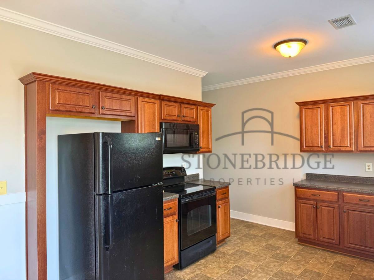Townhouse for rent at 699 The Heights Lane, Calera, AL 35040