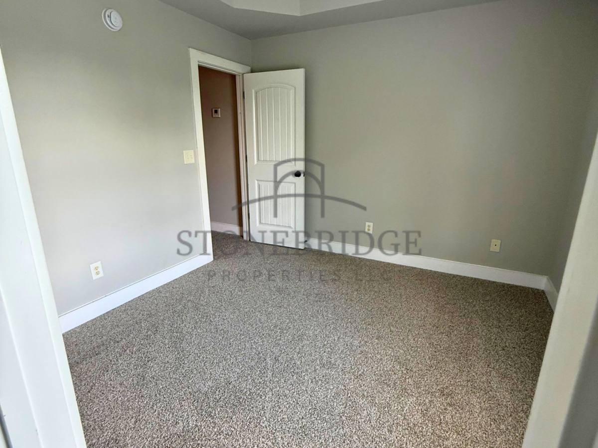 Townhouse for rent at 699 The Heights Lane, Calera, AL 35040