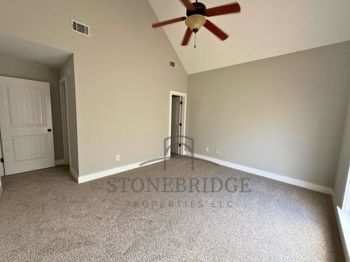 Townhouse for rent at 699 The Heights Lane, Calera, AL 35040