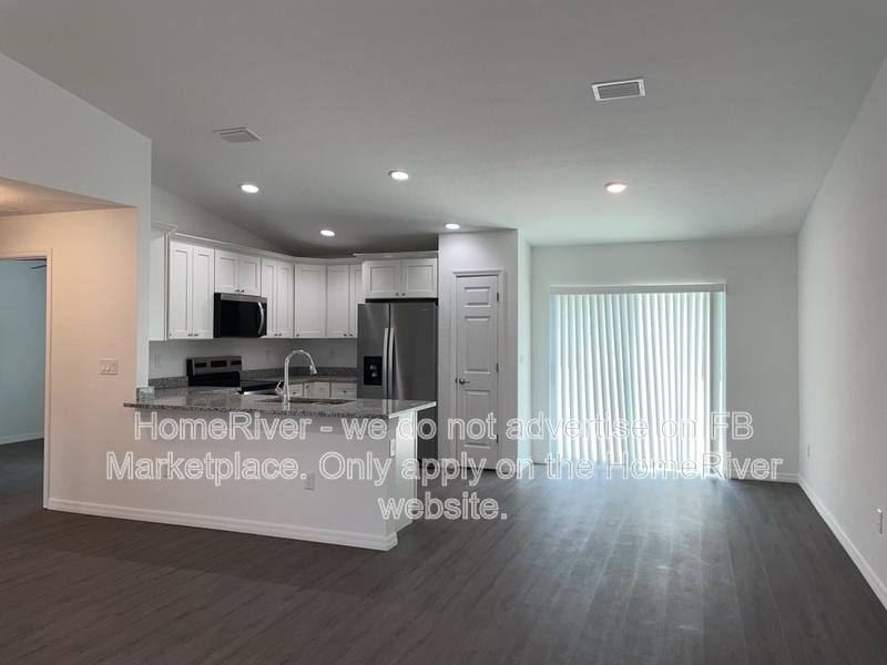 House for rent at 17 Malauka Loop Place, Ocklawaha, FL 32179
