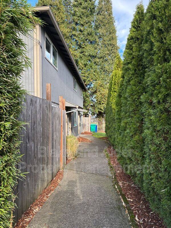 Townhouse for rent at 4103 NE Killingsworth St, Portland, OR 97211