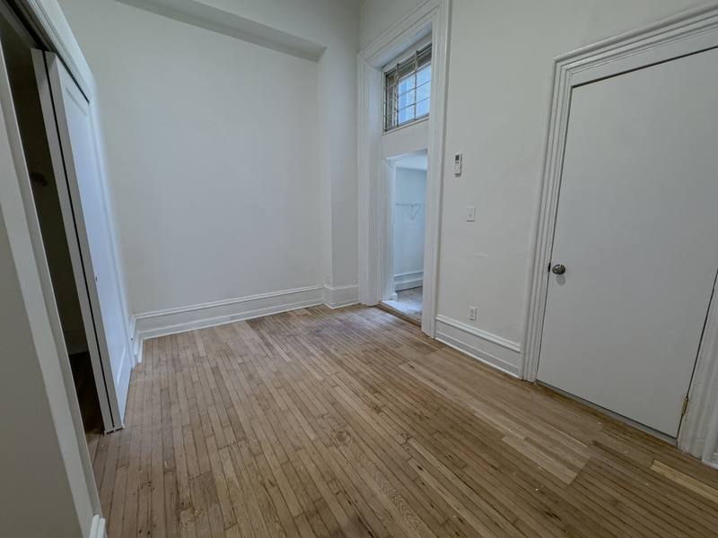 Apartment for rent at 2039 Green St #1F, Philadelphia, PA 19130