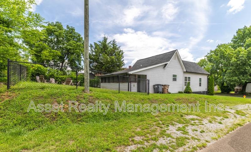 House for rent at 301 E Quincy Ave, Knoxville, TN 37917