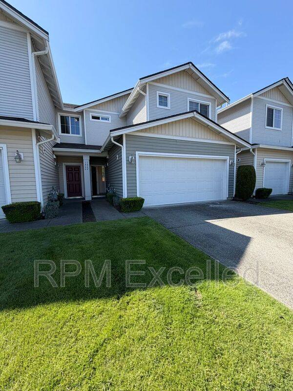 House for rent at 1462 51st Place NE, Auburn, WA 98002