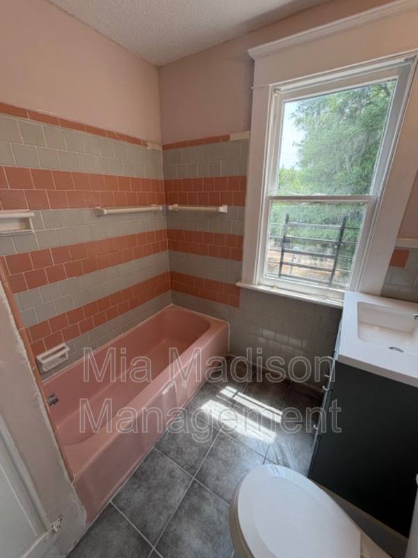 Apartment for rent at 513 W 35th St #B, Savannah, GA 31415
