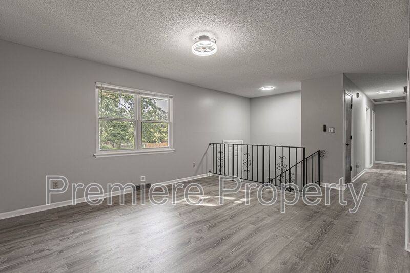House for rent at 1201 NE 9th St, Blue Springs, MO 64014