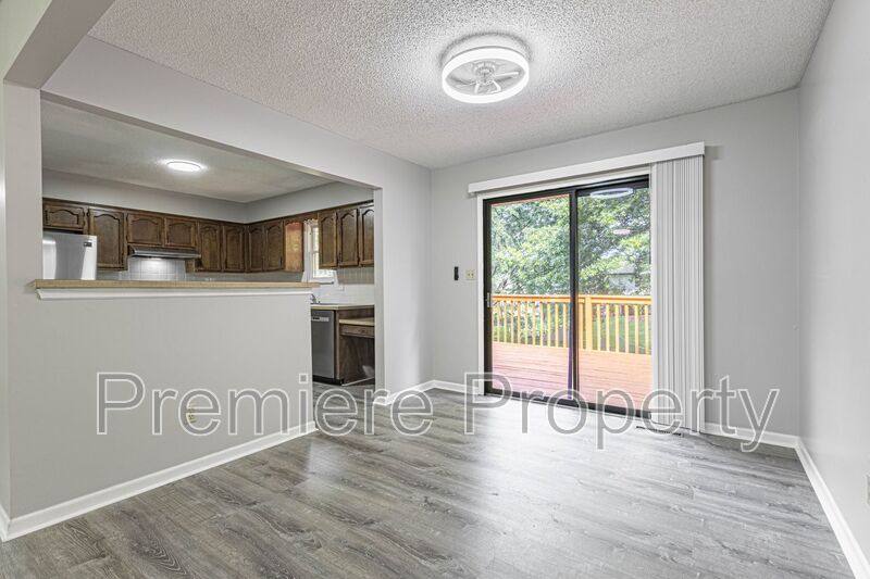House for rent at 1201 NE 9th St, Blue Springs, MO 64014