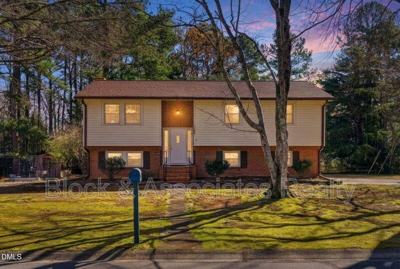 House for rent at 1200 Boxwood Lane, Apex, NC 27502