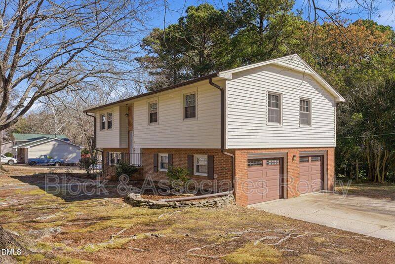 House for rent at 1200 Boxwood Lane, Apex, NC 27502