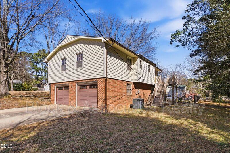 House for rent at 1200 Boxwood Lane, Apex, NC 27502
