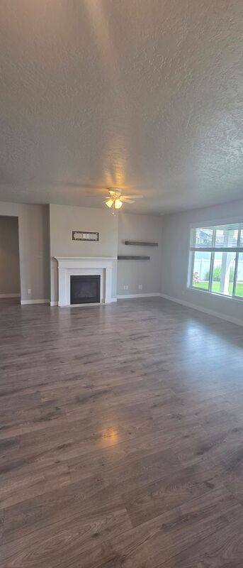 House for rent at 4725 Roark Dr, Richland, WA 99352