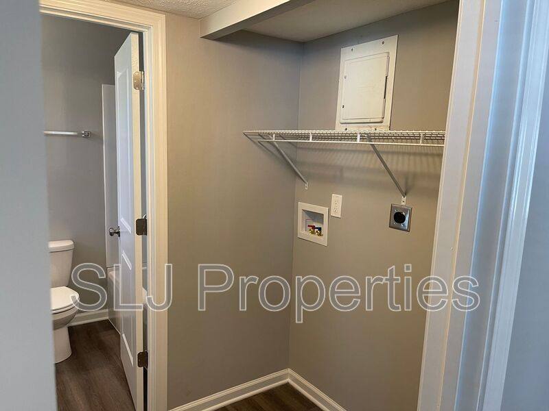 Apartment for rent at 614 E Chestnut #3, Jeffersonville, IN 47130