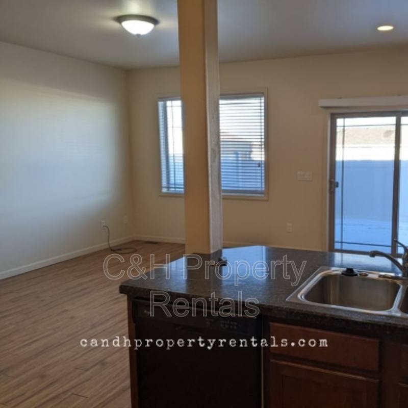 Townhouse for rent at 629 Presidents Place #1, Billings, MT 59105