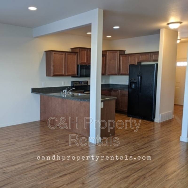 Townhouse for rent at 629 Presidents Place #1, Billings, MT 59105