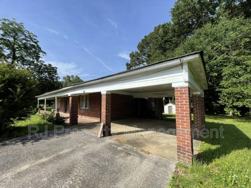 House for rent at 3831 Egypt Central Rd, Memphis, TN 38128