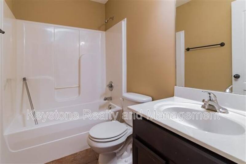 Townhouse for rent at 1721 Thistlewood Dr, Clarksville, TN 37042