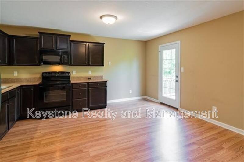 Townhouse for rent at 1721 Thistlewood Dr, Clarksville, TN 37042