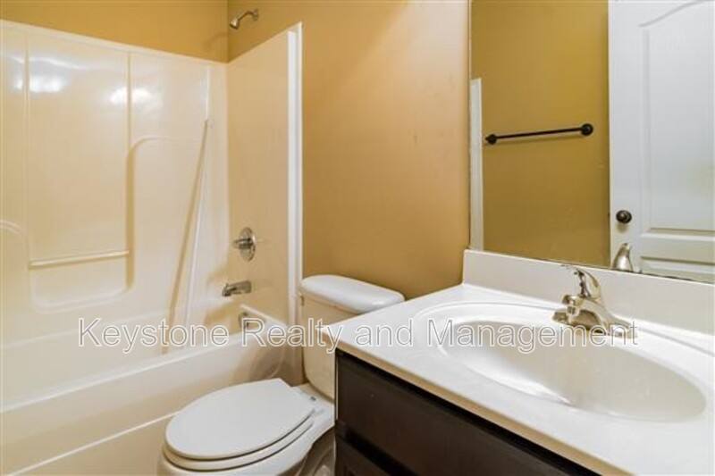 Townhouse for rent at 1721 Thistlewood Dr, Clarksville, TN 37042