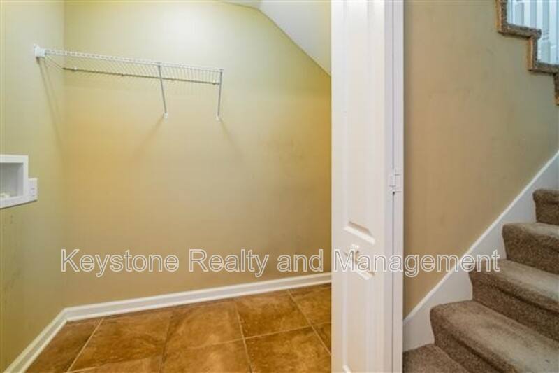 Townhouse for rent at 1721 Thistlewood Dr, Clarksville, TN 37042
