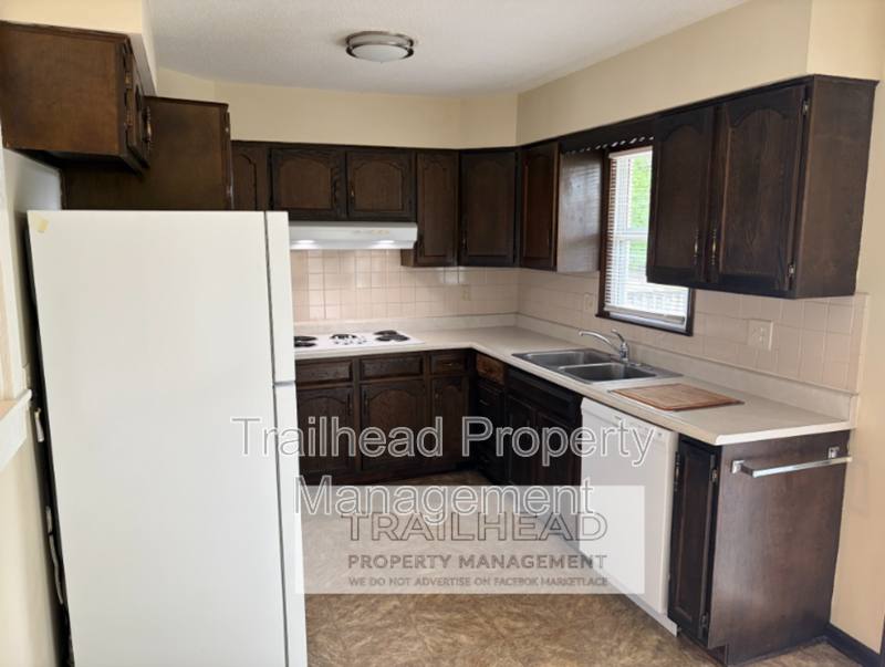 House for rent at 1003 NW 12th St, Blue Springs, MO 64015
