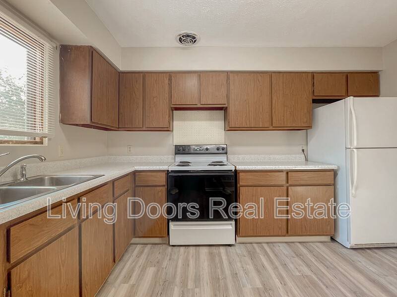 Apartment for rent at 4715 Gladstone St, Lincoln, NE 68504