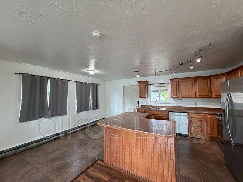 House for rent at 320 Thomoas Circle, Anchorage, AK 99508