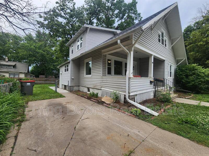 Apartment for rent at 3868 Steele Ave, Lincoln, NE 68510