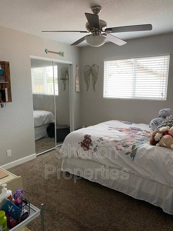 House for rent at 1421 S Roberts Rd, Tempe, AZ 85281
