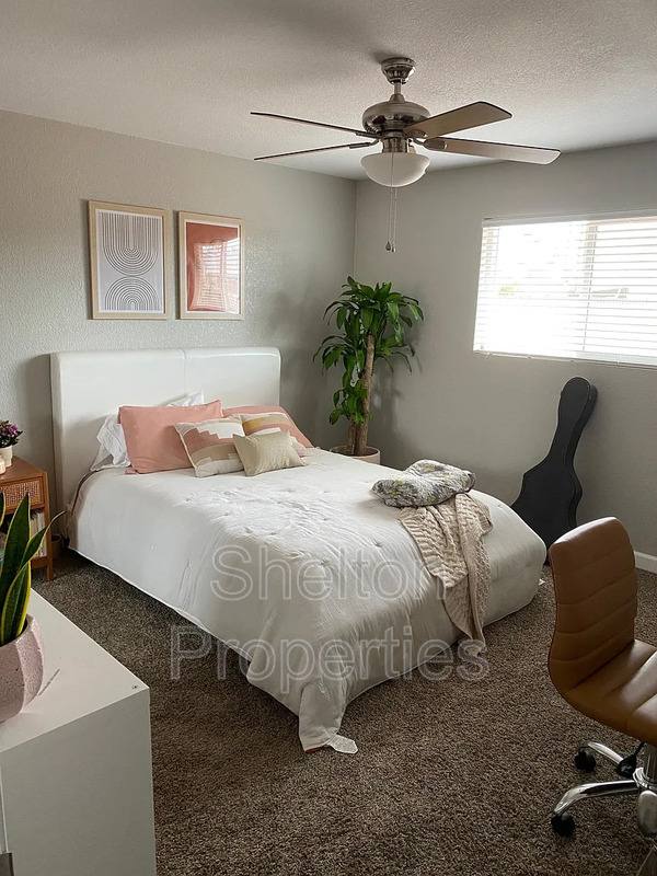 House for rent at 1421 S Roberts Rd, Tempe, AZ 85281