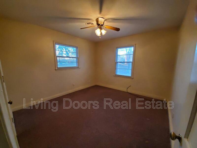 Apartment for rent at 323 S 47th St, Lincoln, NE 68510