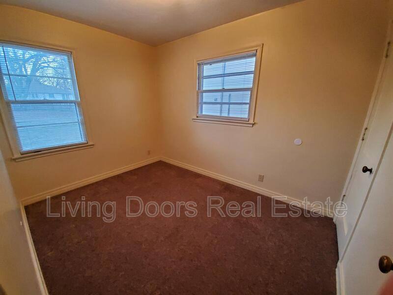 Apartment for rent at 323 S 47th St, Lincoln, NE 68510