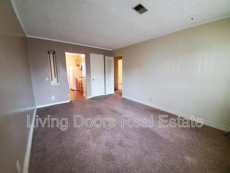 Apartment for rent at 323 S 47th St, Lincoln, NE 68510
