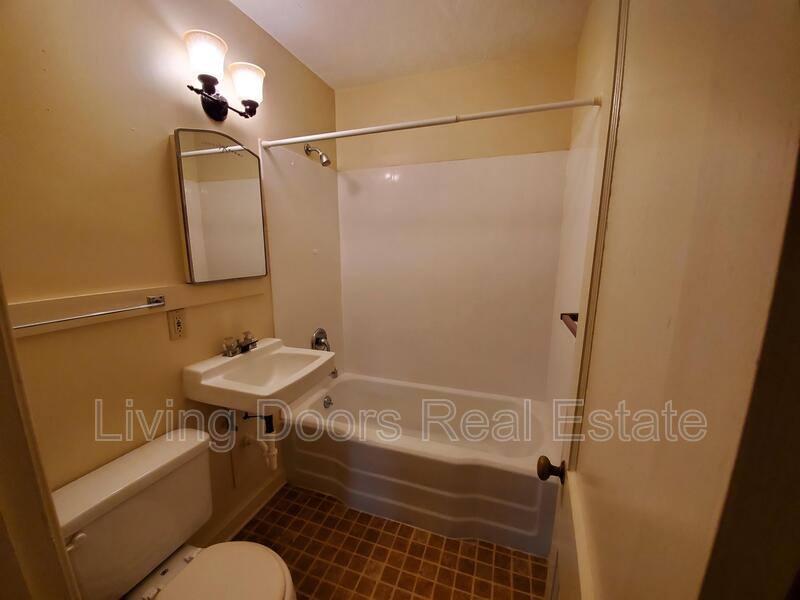 Apartment for rent at 323 S 47th St, Lincoln, NE 68510
