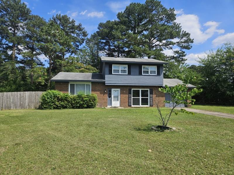 House for rent at 619 Berwick Dr, Fayetteville, NC 28314